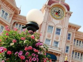 Horloge Disneyland Hotel