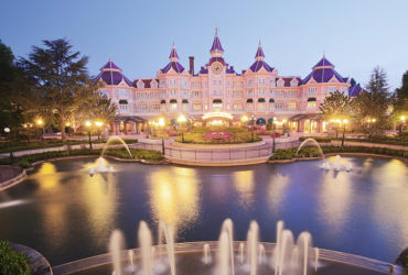 Disneyland Hotel vu des jardins