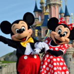 Mickey et Minnie devant CHATEAU DLP