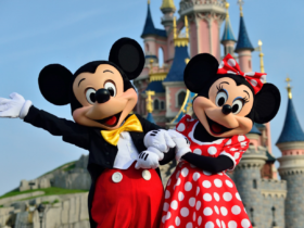 Mickey et Minnie devant CHATEAU DLP