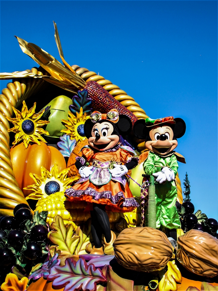 Mickey and Minnie on a float during the vive la vie parade