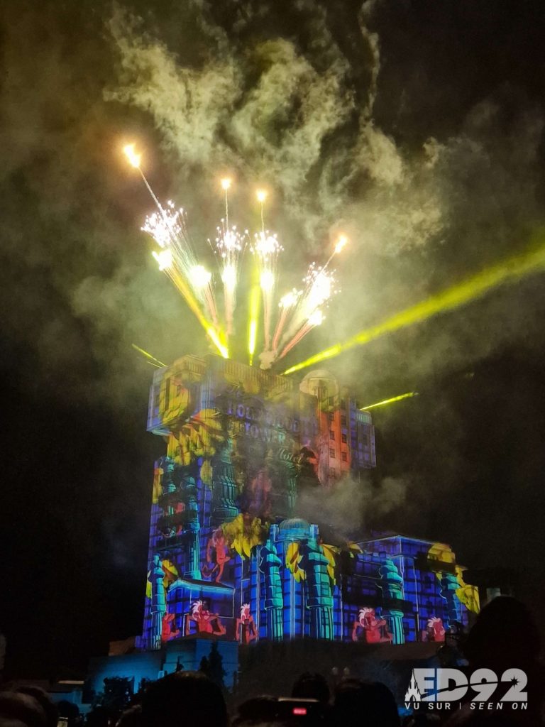 Dlp-Bugle, les projections et feux d'artifices sur la tour de la terreur