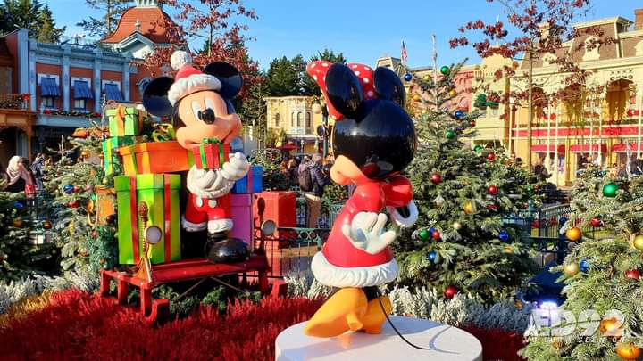 Dlp-bugle, la statue de minine sur Towan Square devant le gazebo