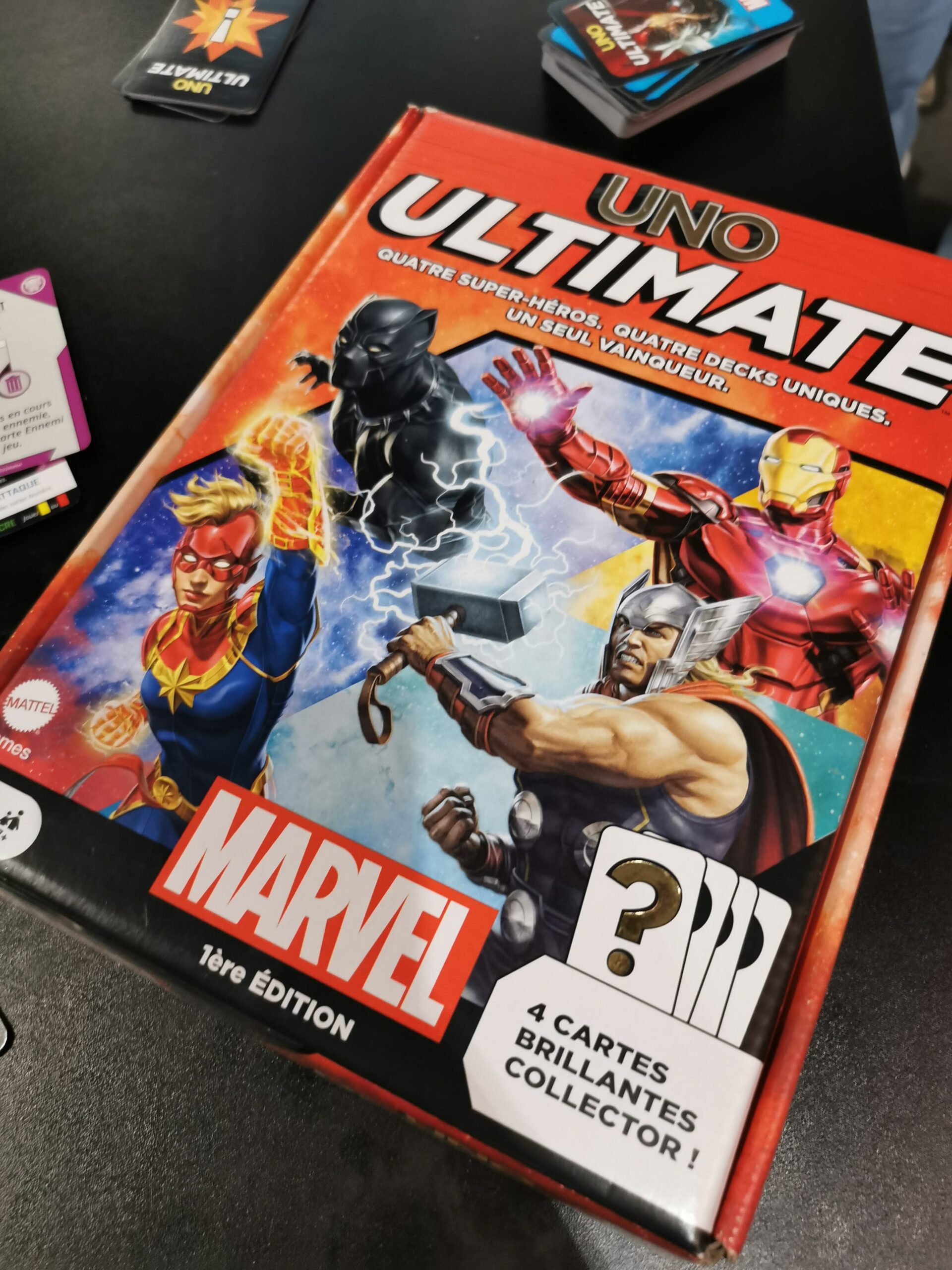 Boite du jeu Uno Marvel